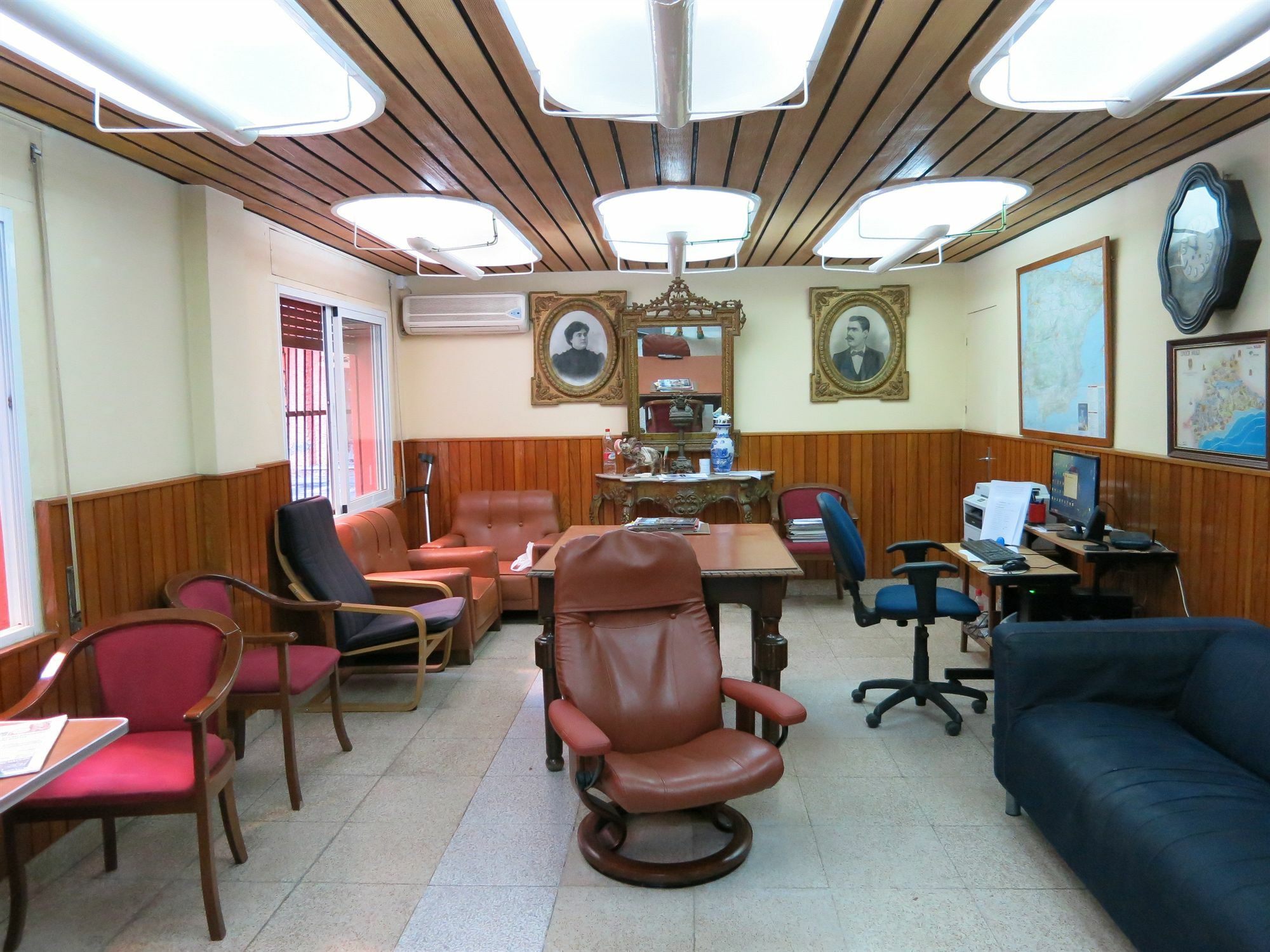 Hostal Guillot Torremolinos Exterior foto