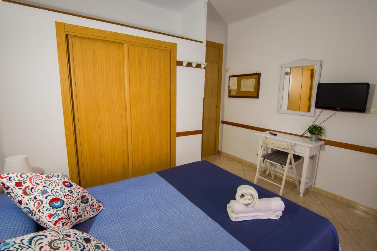 Hostal Guillot Torremolinos Exterior foto